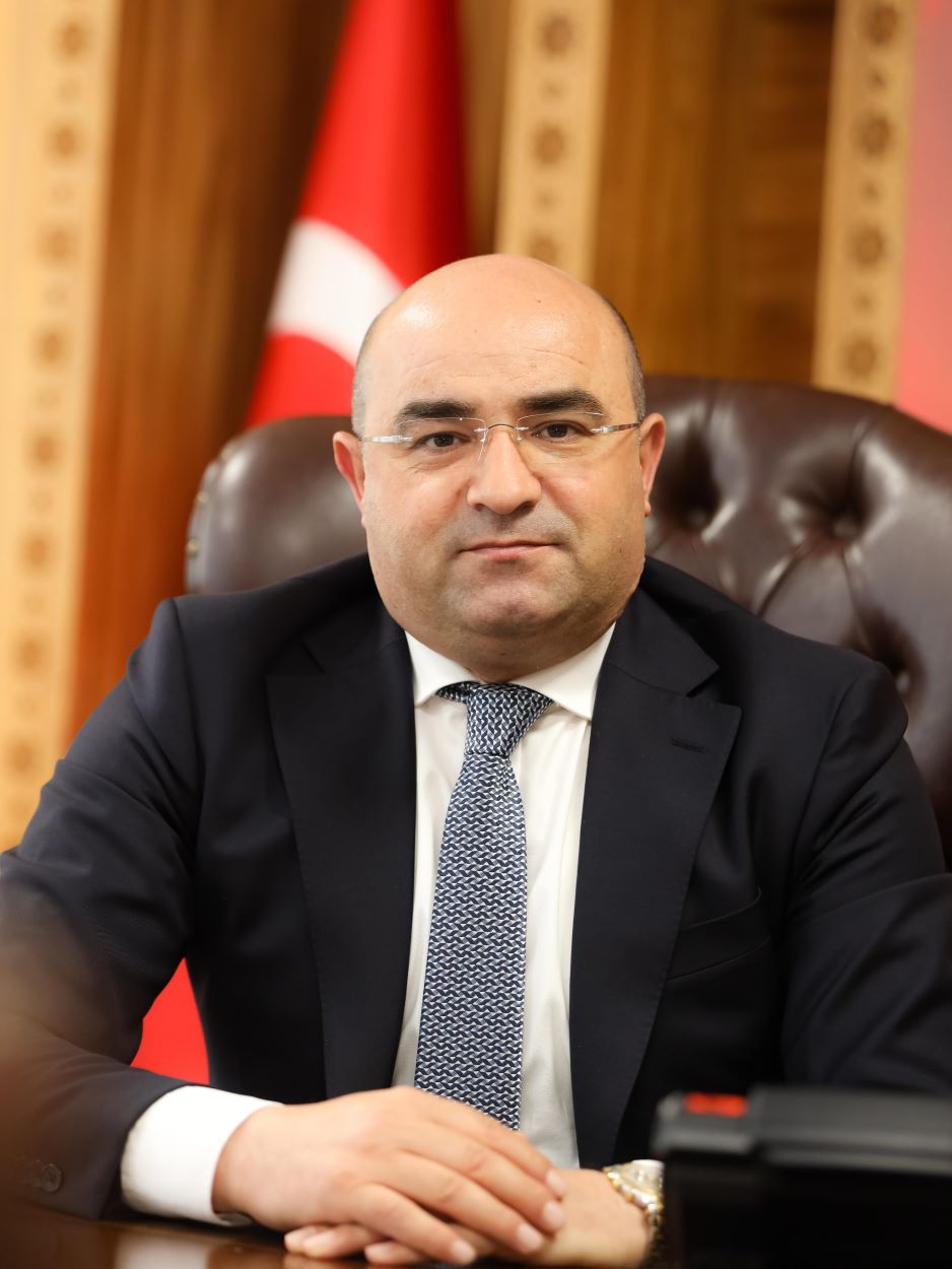 İLÇEMİZ KAYMAKAMI SAYIN;  HAYRETTİN BASKIN YENİ GÖREVİNE BAŞLADI.